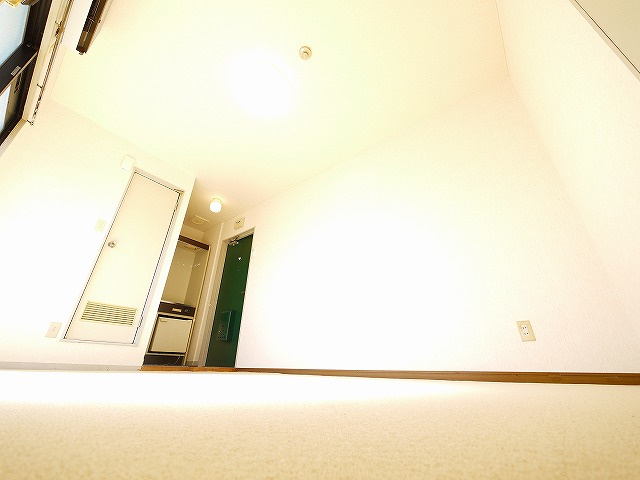 アートハウスならの洋室|落ち着いた色調の洋室です