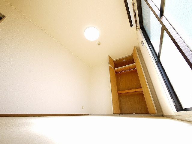 アートハウスならの洋室|明るい洋室です