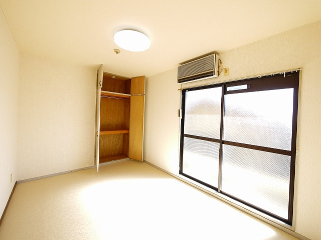 アートハウスならの洋室|使い勝手のいい洋室です