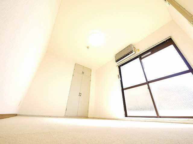 アートハウスならの居間・リビング|明るい洋室です。