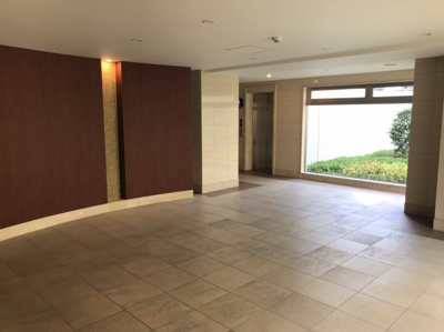 【エントランス】 | パークナード牛田旭 | パークナード牛田旭
管理の行き届いた綺麗で広いエントランスです。
