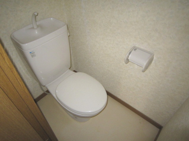 DCフラット【キャッシュバック対象物件】のトイレ|ゆったりとした空間のトイレです