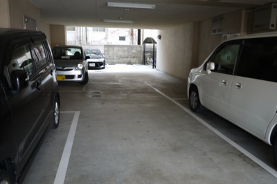 【駐車場】 | メゾン・ブランシェ・ミヤガワ