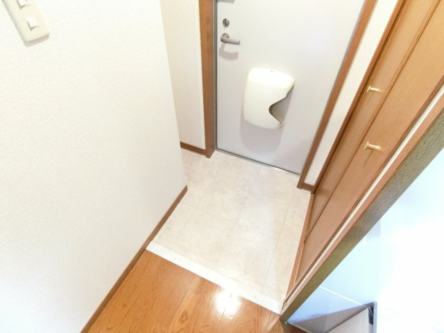 パーシモンフィールドの玄関|同物件別部屋イメージ写真