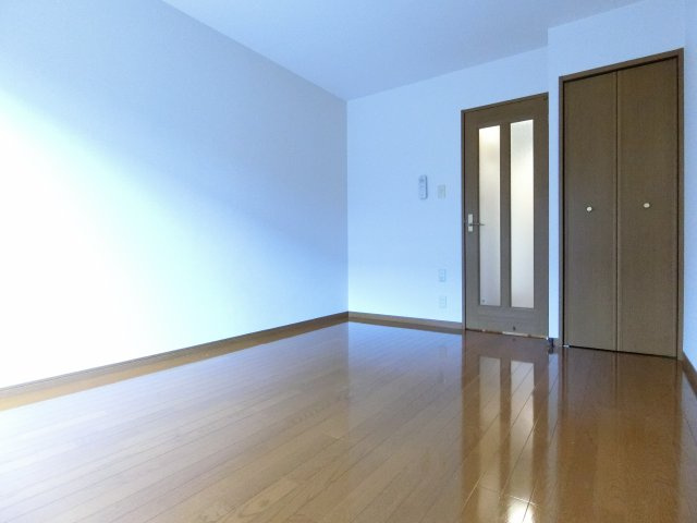 パーシモンフィールドの居間・リビング|同物件別部屋イメージ写真