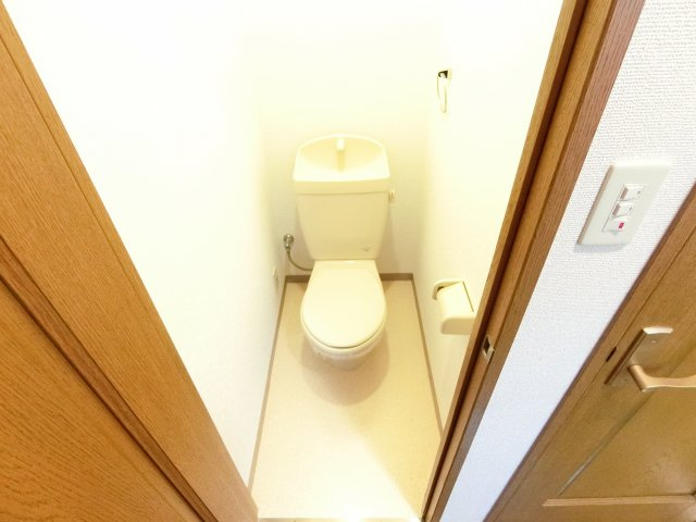 パーシモンフィールドのトイレ|同物件別部屋イメージ写真