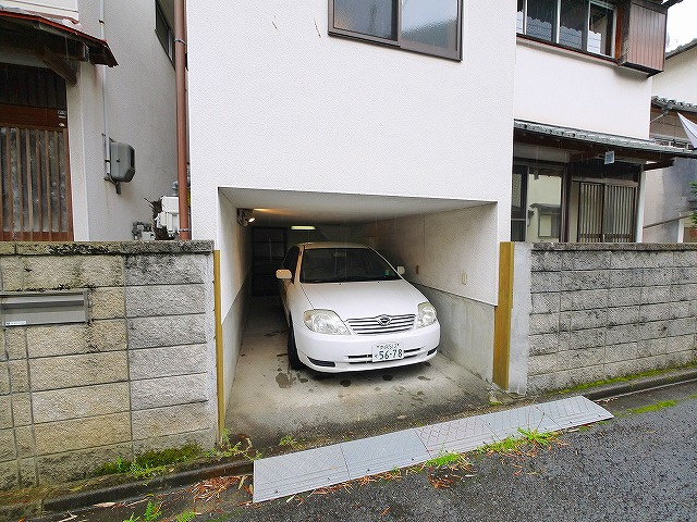 学園南３丁目戸建の駐車場