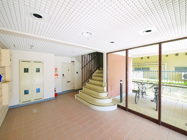 フラッツセンチュリーのエントランス|ゆとりのあるエントランスです