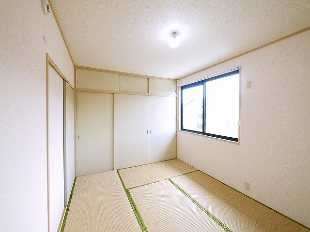 シャルム祐の和室|和室ならではの温かな和の空間で寛ぎの時間を過ごせます
