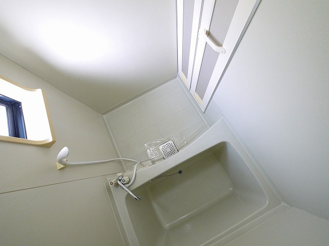 シャルム祐の浴室|コンパクトで使いやすいお風呂です