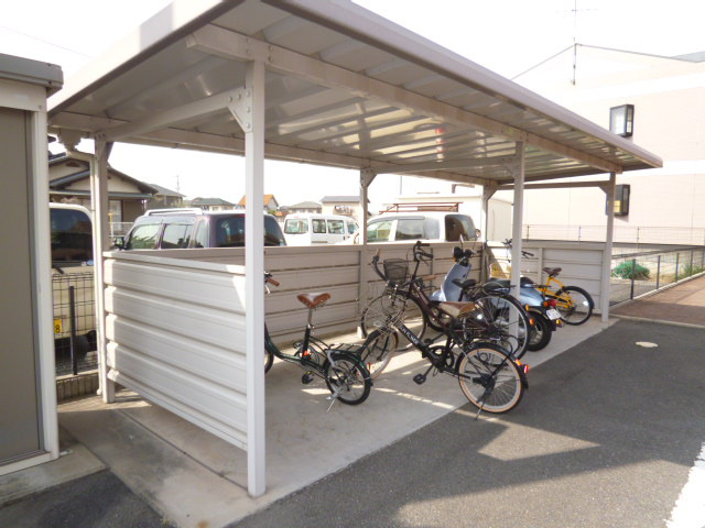 倉敷市羽島のアパートのその他共用部分|自転車置き場