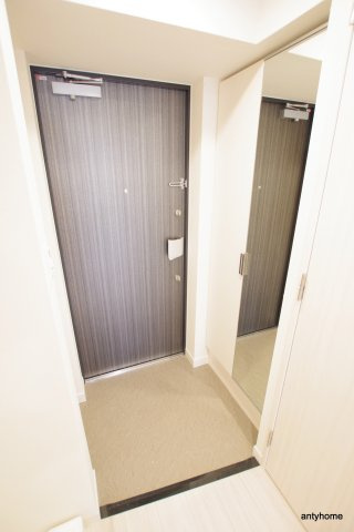 プレサンス塚本ミッドマーク　仲介手数料無料の玄関