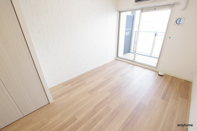 プレサンス塚本ミッドマーク　仲介手数料無料の居間・リビング