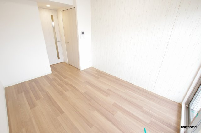 プレサンス塚本ミッドマーク　仲介手数料無料の寝室