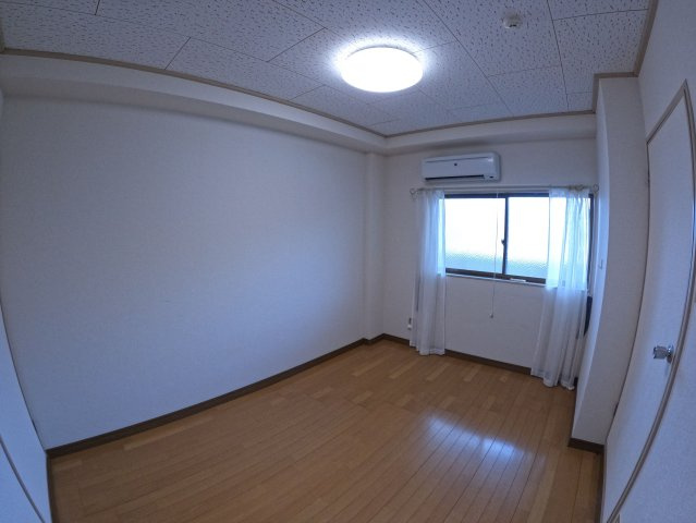 【洋室】 | メゾン中央