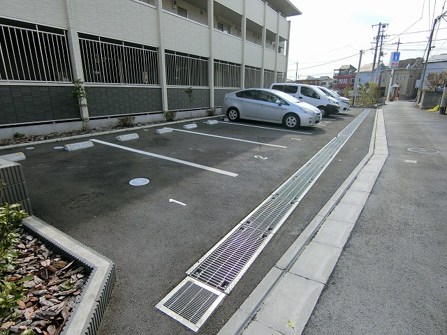 BLESS昭島　Ａ棟の駐車場