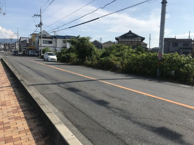 岸和田市流木町　土地の前面道路含む現地写真|南海バスの通る広い道路で、流木バス停徒歩４分でございます※接道していません