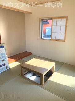 【和室】 | 岐阜市鏡島　分譲住宅　掘りごたつと書斎があるお家 | 掘りごたつのある和室！岐阜市鏡島・書斎・小屋裏収納♪