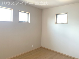 【洋室】 | 岐阜市鏡島　分譲住宅　掘りごたつと書斎があるお家 | 岐阜市鏡島・書斎・小屋裏収納♪