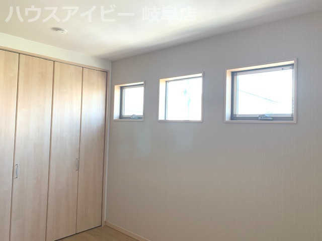 岐阜市鏡島　分譲住宅　掘りごたつと書斎があるお家の洋室|広々とした洋室です。岐阜市鏡島・書斎・小屋裏収納♪