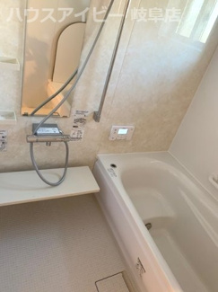 【浴室】 | 岐阜市鏡島　分譲住宅　掘りごたつと書斎があるお家 | 岐阜市鏡島・書斎・小屋裏収納♪日々の疲れを癒すお風呂付です