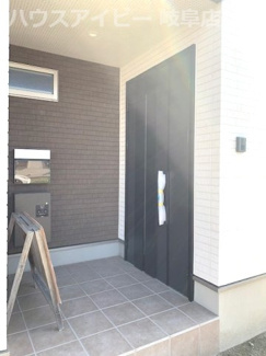 【玄関】 | 岐阜市鏡島　分譲住宅　掘りごたつと書斎があるお家 | 岐阜市鏡島・書斎・小屋裏収納♪