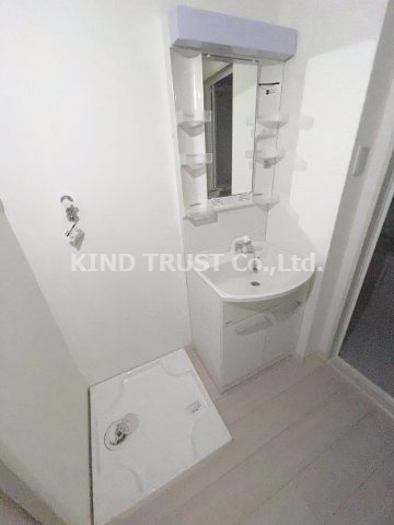 レジーナ天神の洗面所|ゆったりとスペースのある洗面所