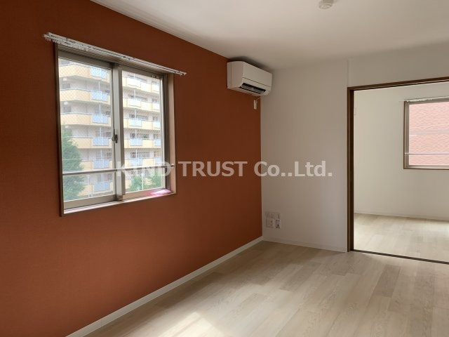 レジーナ天神の洋室|明るい洋室です