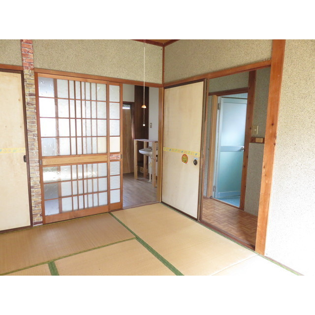 岐阜市鏡島東１丁目の一戸建ての居間・リビング