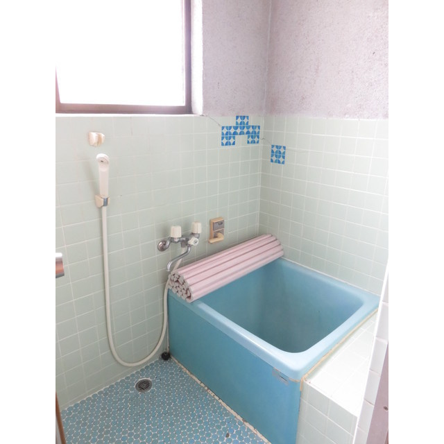 岐阜市鏡島東１丁目の一戸建ての浴室