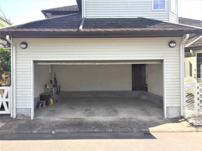 【駐車場】 | 牛久市岡見町中古一戸建て | 電動ビルトインガレージ