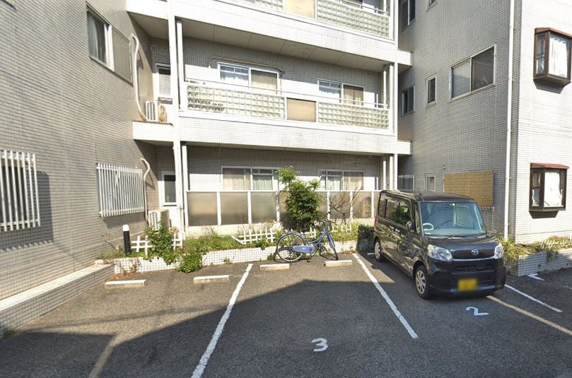 ステートリー羽衣の駐車場|駐車場があるので、車を買う予定の方も安心です