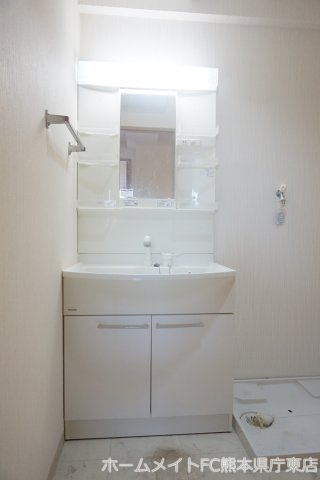 サムティ熊本近見Ⅰの独立洗面台