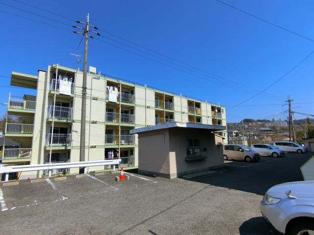 ビレッジハウス加賀田の駐車場