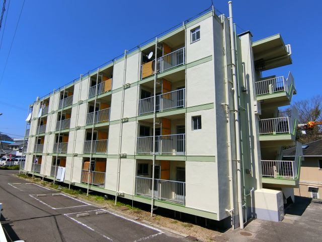 ビレッジハウス加賀田のエントランス