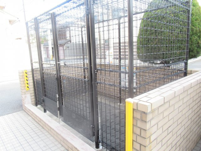 ロイヤルプラザ相生町のその他共用部分|ゴミ集積所