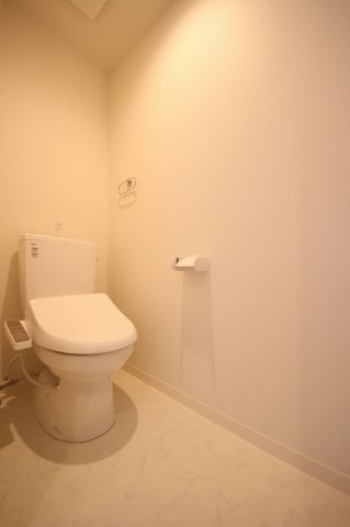 ラヴィーヌ芝の内Ａのトイレ|落ち着いた色調のトイレです