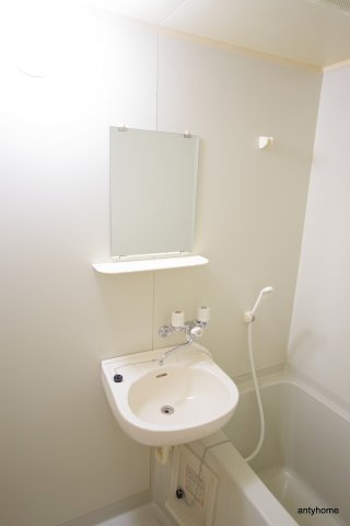 ノルデンハイムリバーサイド十三　仲介手数料無料の洗面所