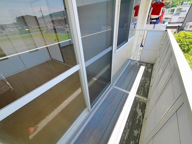 ヴイラージュのバルコニー|暖かな日差しのふりそそぐバルコニー