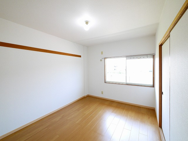 ヴイラージュの洋室|きれいな洋室です