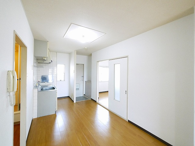 ヴイラージュの居間・リビング|ゆったり過ごせる居間です