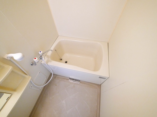 ヴイラージュの浴室|コンパクトで使いやすいお風呂です