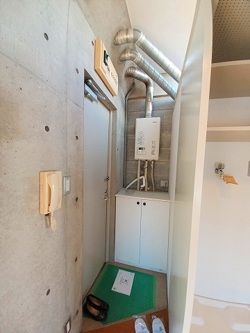 コート山王の玄関