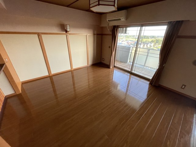 アイディーコート大網の洋室