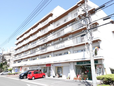 【外観】 | コープ野村古市中央 | 耐震性の高さを判断するポイントは、建築確認申請日が1981年6月1日以降の新耐震基準に適合しているかどうか。震度６程度の大地震でも建物が崩壊しないレベルが基準になりました。