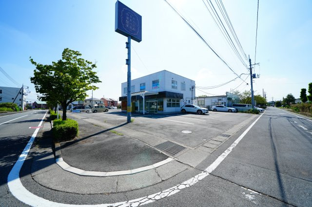 東貝沢町深町貸店舗の駐車場