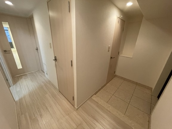 中央区日本橋馬喰町１丁目の賃貸マンションの玄関|同タイプ参照