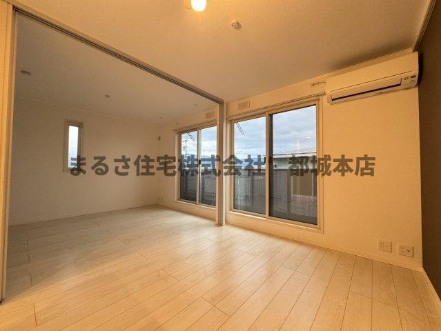 サンハイムサザン一万城の居間・リビング