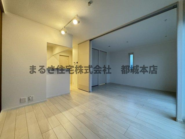 サンハイムサザン一万城の洋室