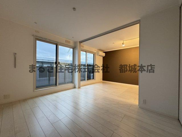 サンハイムサザン一万城の洋室